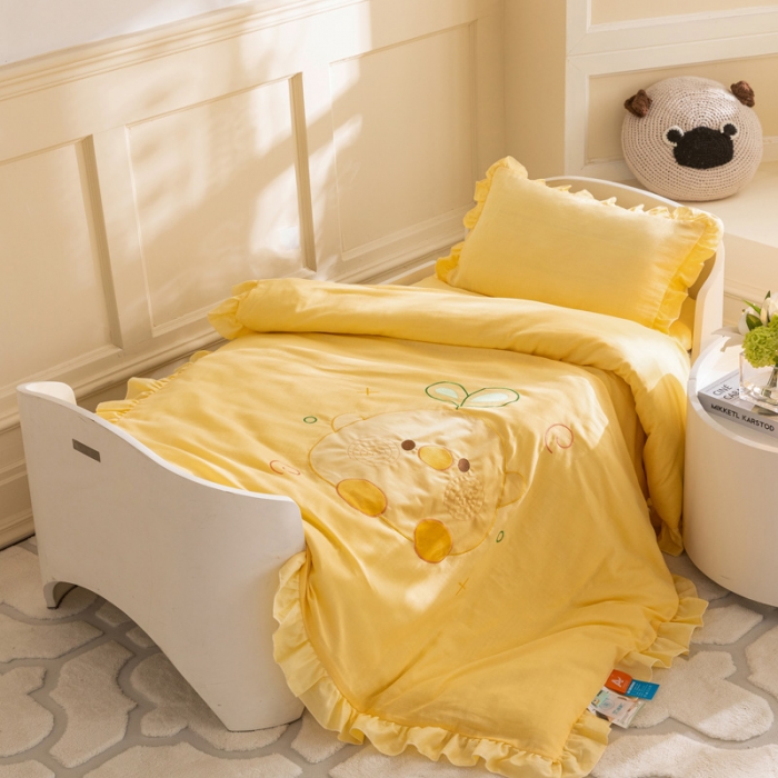 91家纺网 家纺一手货源 找家纺 喜多兔 2023新款纯棉双层纱绣花幼儿园三件套 黄色Q小鸡