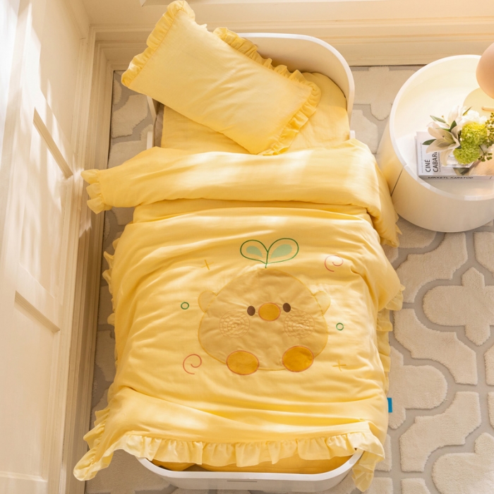 91家纺网 家纺一手货源 找家纺 喜多兔 2023新款纯棉双层纱绣花幼儿园三件套 黄色Q小鸡