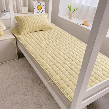 91家纺网 家纺一手货源 找家纺 雅萱家纺 2023新款亲肤大豆纤维学生床垫 米绿