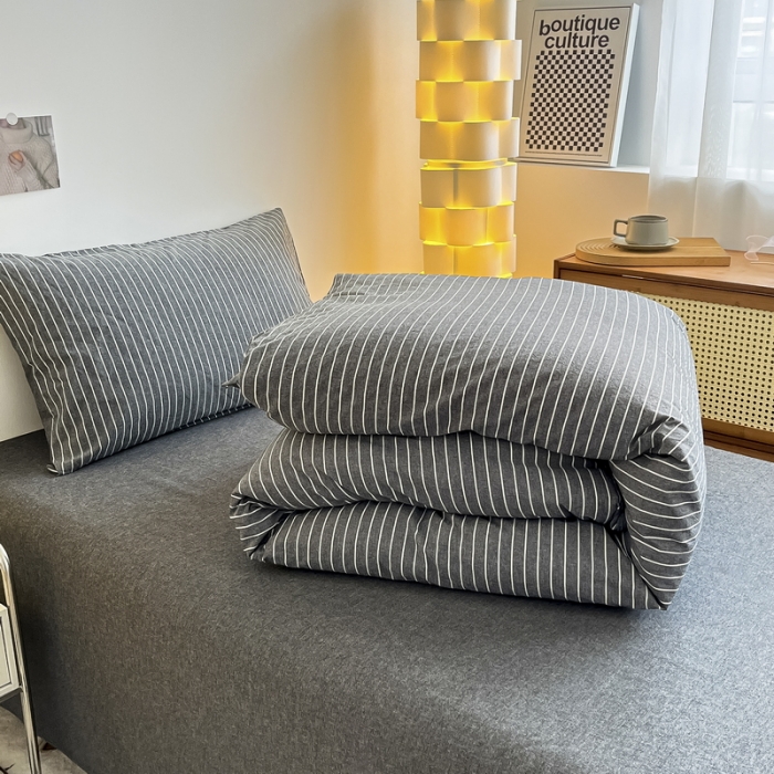 91家纺网 家纺一手货源 找家纺 蓝邻 2023新款学生季全棉色织水洗棉三件套四件套 灰细条