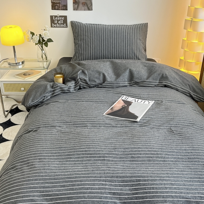 91家纺网 家纺一手货源 找家纺 蓝邻 2023新款学生季全棉色织水洗棉三件套四件套 灰细条