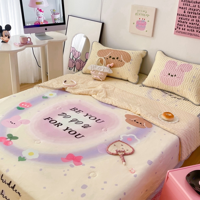 91家纺网 家纺一手货源 找家纺 顾里家纺 2023新款凉席豆豆夏被套件 爱心兔熊