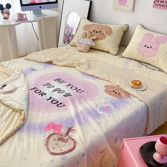 91家纺网 家纺一手货源 找家纺 顾里家纺 2023新款凉席豆豆夏被套件 爱心兔熊