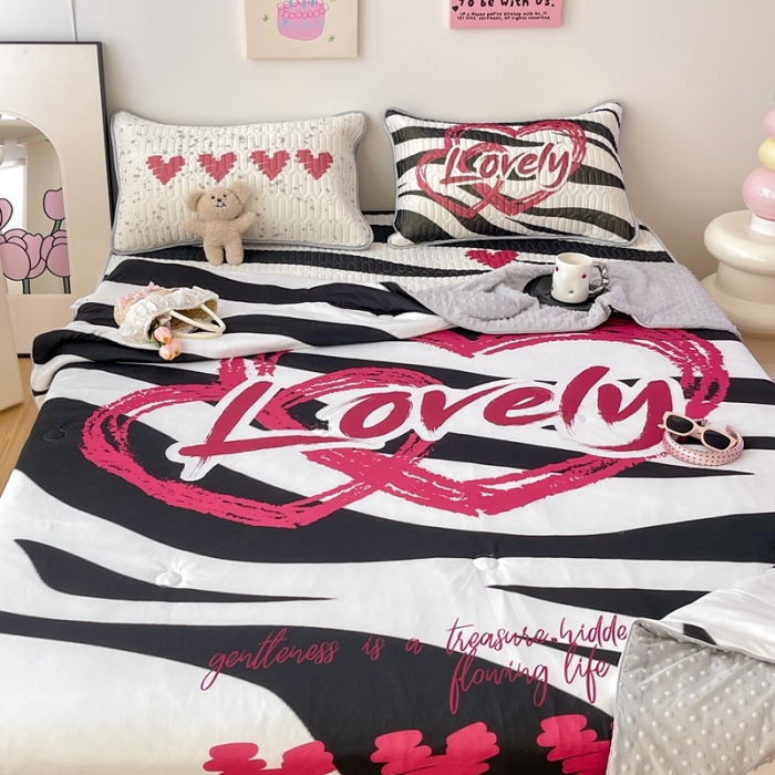 91家纺网 家纺一手货源 找家纺 顾里家纺 2023新款凉席豆豆夏被套件 斑马爱心