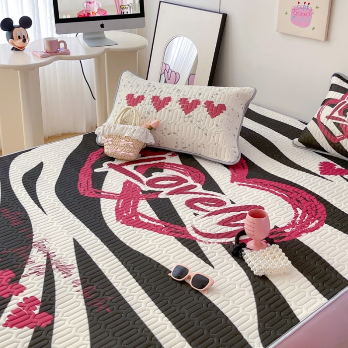 91家纺网 家纺一手货源 找家纺 顾里家纺 2023新款凉席豆豆夏被套件 斑马爱心