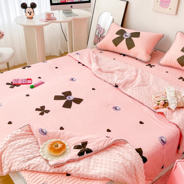 91家纺网 家纺一手货源 找家纺 顾里家纺 2023新款凉席豆豆夏被套件 赫本珍珠