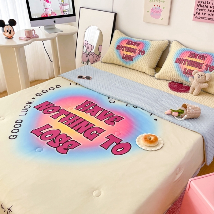 91家纺网 家纺一手货源 找家纺 顾里家纺 2023新款凉席豆豆夏被套件 甜酷爱心