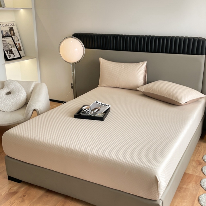 91家纺网 家纺一手货源 找家纺 琪格格纺织 2023新款60支长绒棉小方格提花单品床笠和枕套 杏仁