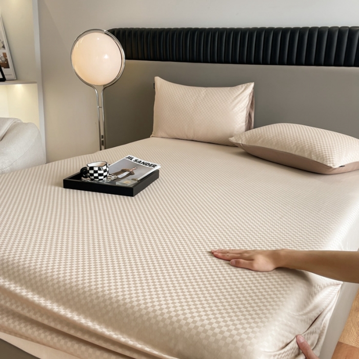 91家纺网 家纺一手货源 找家纺 琪格格纺织 2023新款60支长绒棉小方格提花单品床笠和枕套 杏仁