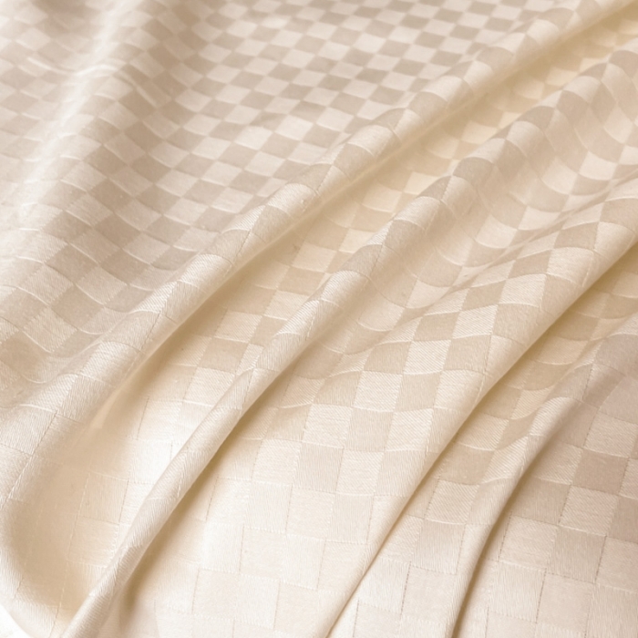 91家纺网 家纺一手货源 找家纺 琪格格纺织 2023新款60支长绒棉小方格提花单品床笠和枕套 杏仁