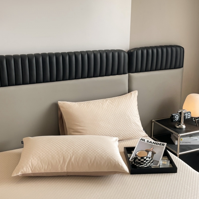 91家纺网 家纺一手货源 找家纺 琪格格纺织 2023新款60支长绒棉小方格提花单品床笠和枕套 杏仁