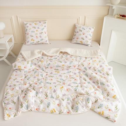 91家纺网 家纺一手货源 找家纺 翰轩家居 2023新款全棉印花小清新豆豆绒抱枕被 花园漫步