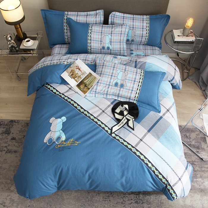 91家纺网 家纺一手货源 找家纺 格里芬家纺 2023新款全棉大版磨毛纯棉生态磨毛四件套 缤果熊-兰