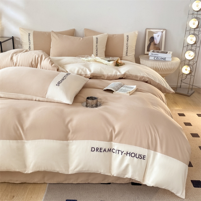 91家纺网 家纺一手货源 找家纺 盛秋家纺 2025新款思雅系列水洗磨毛双拼刺绣四件套 思雅-奶茶+奶昔白