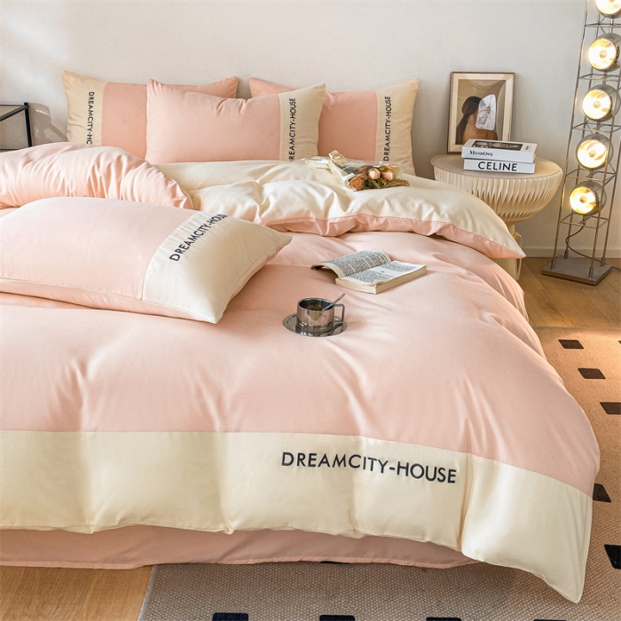 91家纺网 家纺一手货源 找家纺 盛秋家纺 2025新款思雅系列水洗磨毛双拼刺绣四件套 思雅-奶油粉+奶昔白