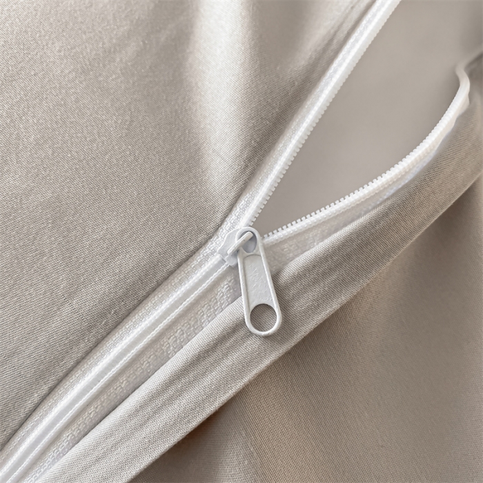 91家纺网 家纺一手货源 找家纺 盛秋家纺 2025新款思雅系列水洗磨毛双拼刺绣四件套 思雅-中灰+山灰