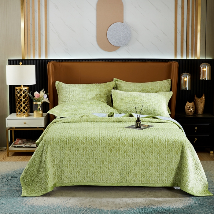 91家纺网 家纺一手货源 找家纺 佳梦家纺 2023新款冬季色织绗缝床盖榻榻米垫子牛奶绒毛毯 果绿