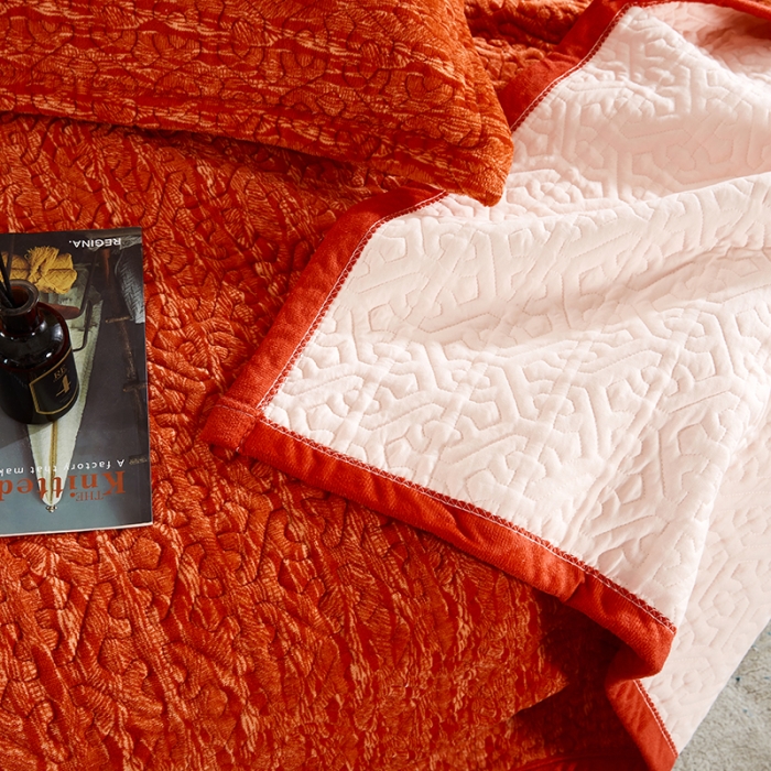 91家纺网 家纺一手货源 找家纺 佳梦家纺 2023新款冬季色织绗缝床盖榻榻米垫子牛奶绒毛毯 橘红