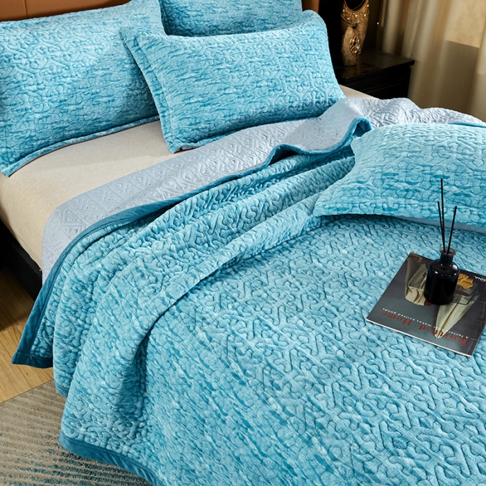 91家纺网 家纺一手货源 找家纺 佳梦家纺 2023新款冬季色织绗缝床盖榻榻米垫子牛奶绒毛毯 蓝色