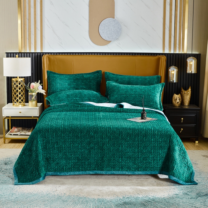 91家纺网 家纺一手货源 找家纺 佳梦家纺 2023新款冬季色织绗缝床盖榻榻米垫子牛奶绒毛毯 墨绿
