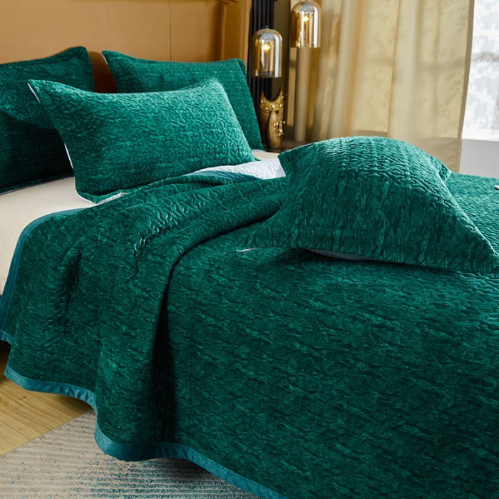 91家纺网 家纺一手货源 找家纺 佳梦家纺 2023新款冬季色织绗缝床盖榻榻米垫子牛奶绒毛毯 墨绿