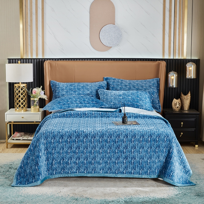 91家纺网 家纺一手货源 找家纺 佳梦家纺 2023新款冬季色织绗缝床盖榻榻米垫子牛奶绒毛毯 深蓝