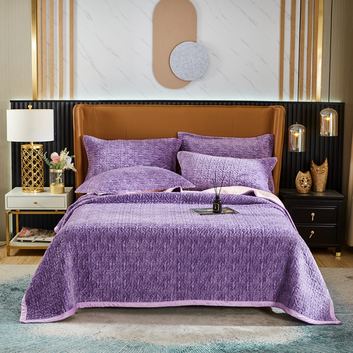91家纺网 家纺一手货源 找家纺 佳梦家纺 2023新款冬季色织绗缝床盖榻榻米垫子牛奶绒毛毯 紫色