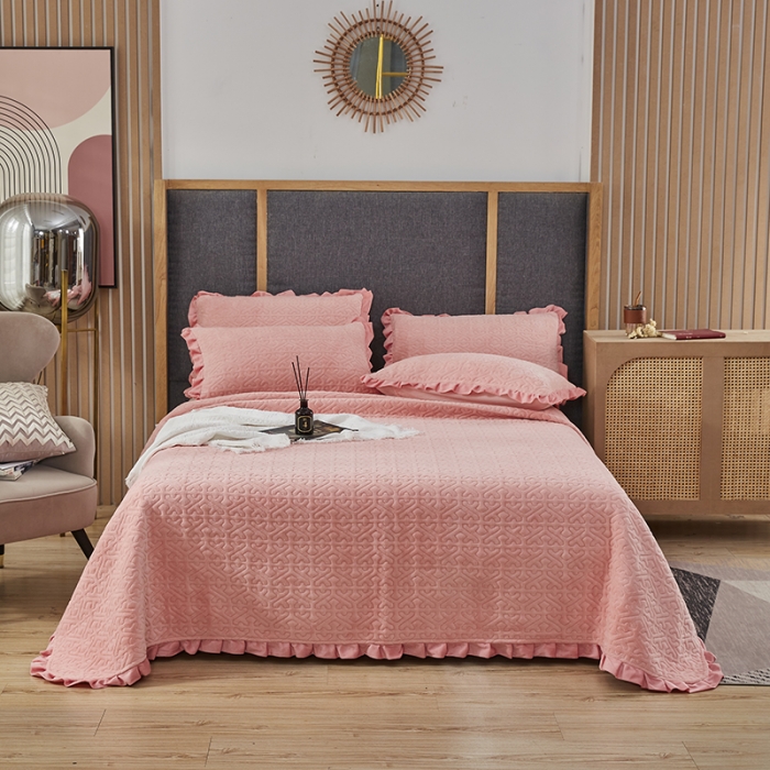 91家纺网 家纺一手货源 找家纺 佳梦家纺 牛奶绒纯色花边床盖绗缝夹棉绒毯三件套榻榻米席梦思床垫子 粉玉