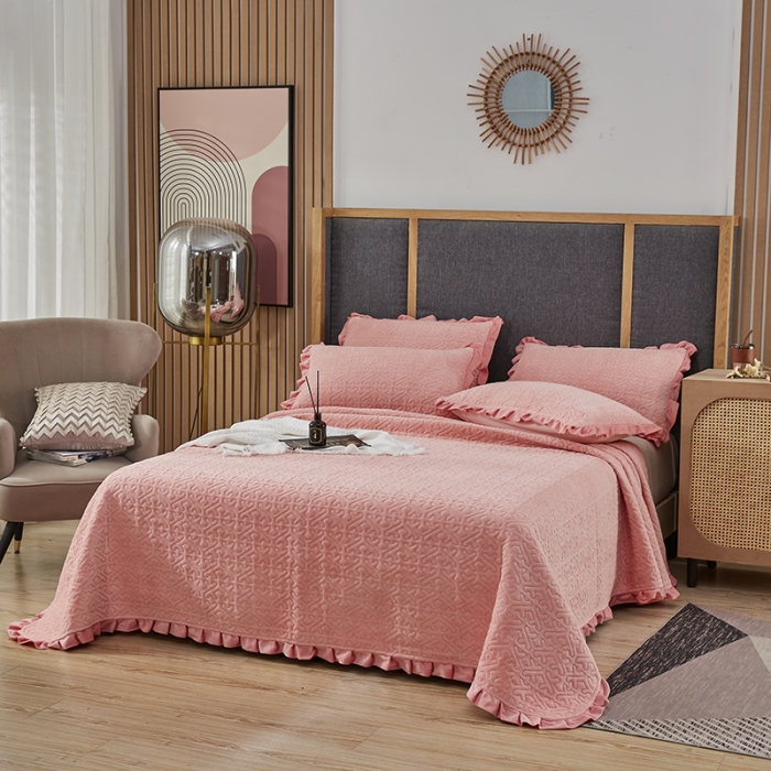 91家纺网 家纺一手货源 找家纺 佳梦家纺 牛奶绒纯色花边床盖绗缝夹棉绒毯三件套榻榻米席梦思床垫子 粉玉