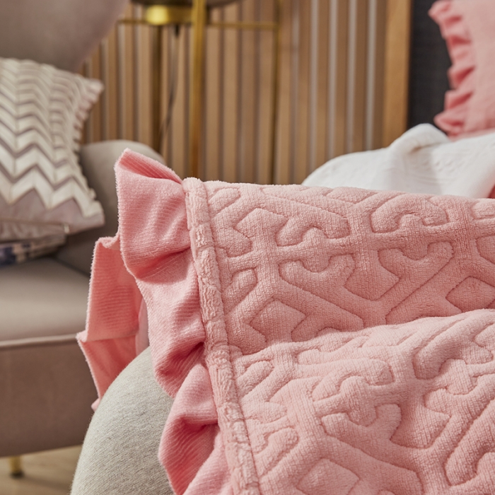 91家纺网 家纺一手货源 找家纺 佳梦家纺 牛奶绒纯色花边床盖绗缝夹棉绒毯三件套榻榻米席梦思床垫子 粉玉