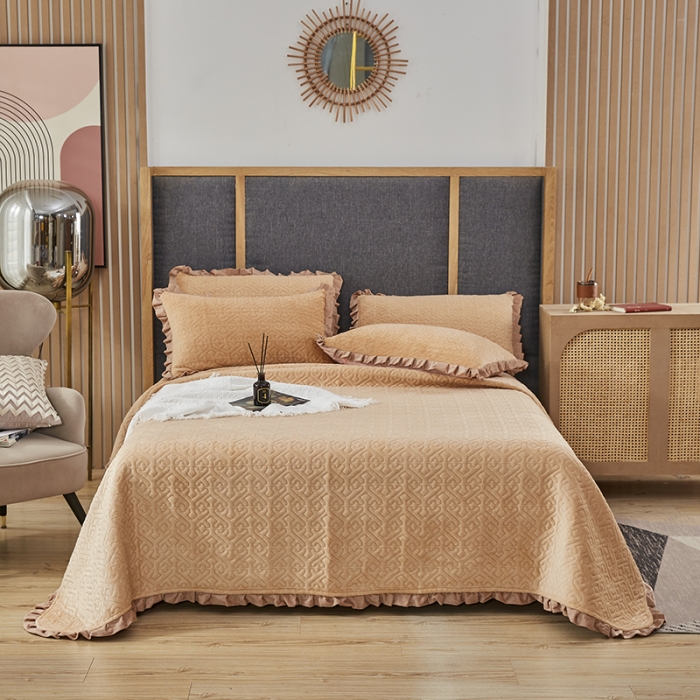 91家纺网 家纺一手货源 找家纺 佳梦家纺 牛奶绒纯色花边床盖绗缝夹棉绒毯三件套榻榻米席梦思床垫子 咖色