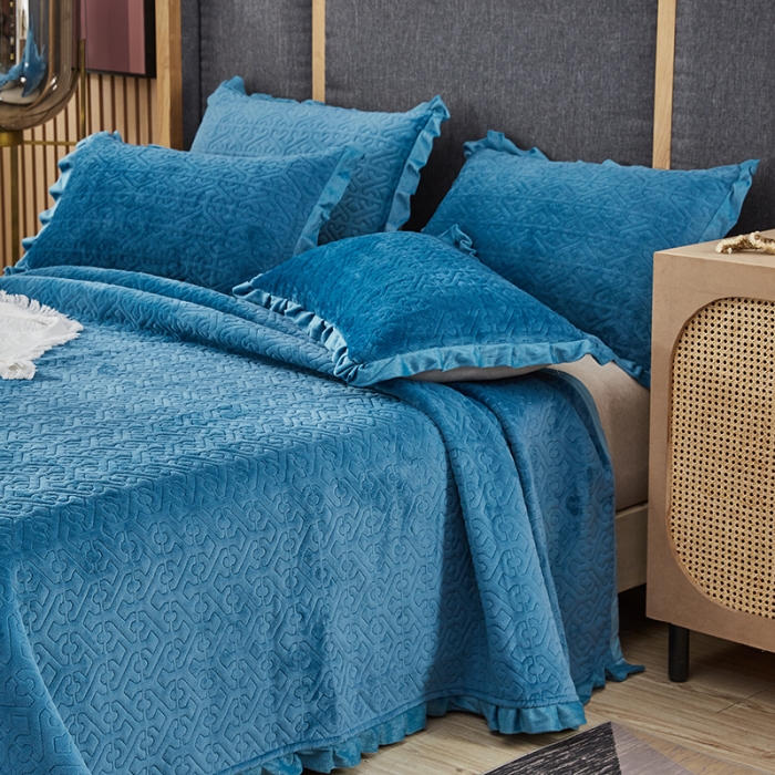 91家纺网 家纺一手货源 找家纺 佳梦家纺 牛奶绒纯色花边床盖绗缝夹棉绒毯三件套榻榻米席梦思床垫子 蓝色