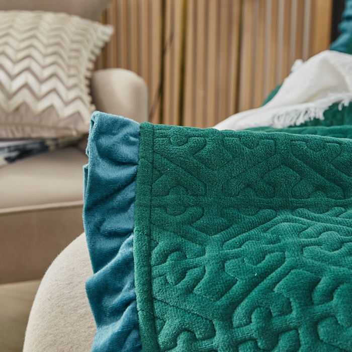 91家纺网 家纺一手货源 找家纺 佳梦家纺 牛奶绒纯色花边床盖绗缝夹棉绒毯三件套榻榻米席梦思床垫子 墨绿