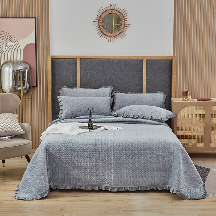 91家纺网 家纺一手货源 找家纺 佳梦家纺 牛奶绒纯色花边床盖绗缝夹棉绒毯三件套榻榻米席梦思床垫子 浅灰