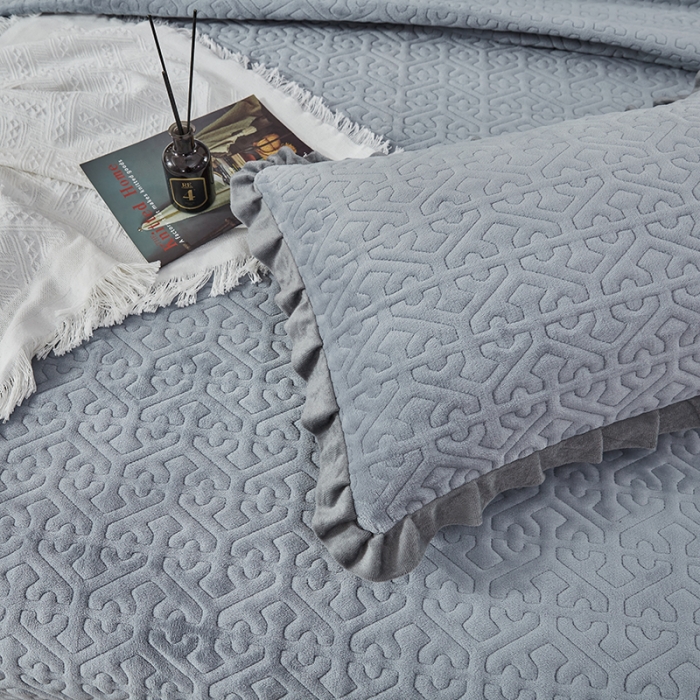 91家纺网 家纺一手货源 找家纺 佳梦家纺 牛奶绒纯色花边床盖绗缝夹棉绒毯三件套榻榻米席梦思床垫子 浅灰