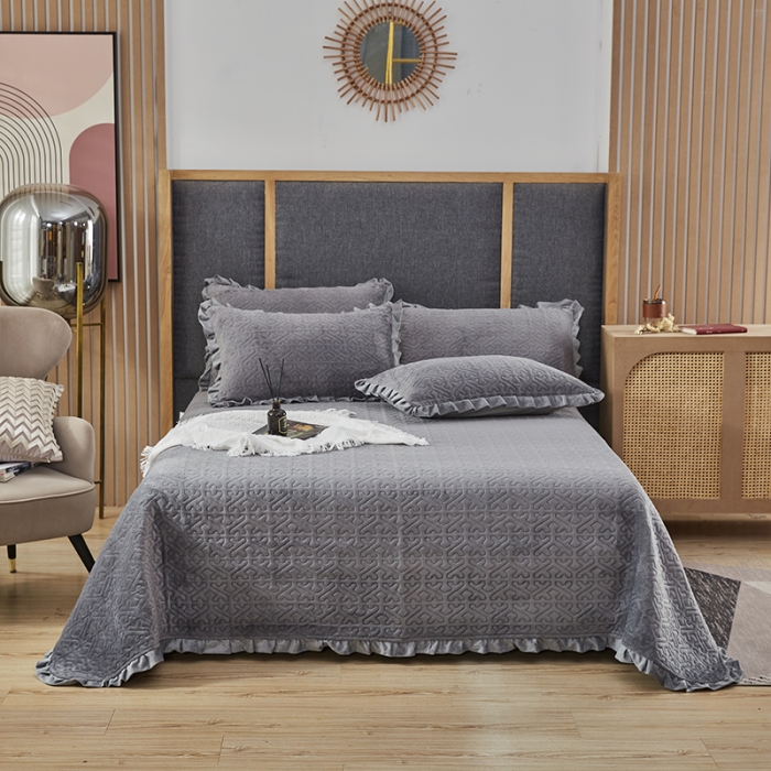 91家纺网 家纺一手货源 找家纺 佳梦家纺 牛奶绒纯色花边床盖绗缝夹棉绒毯三件套榻榻米席梦思床垫子 深灰