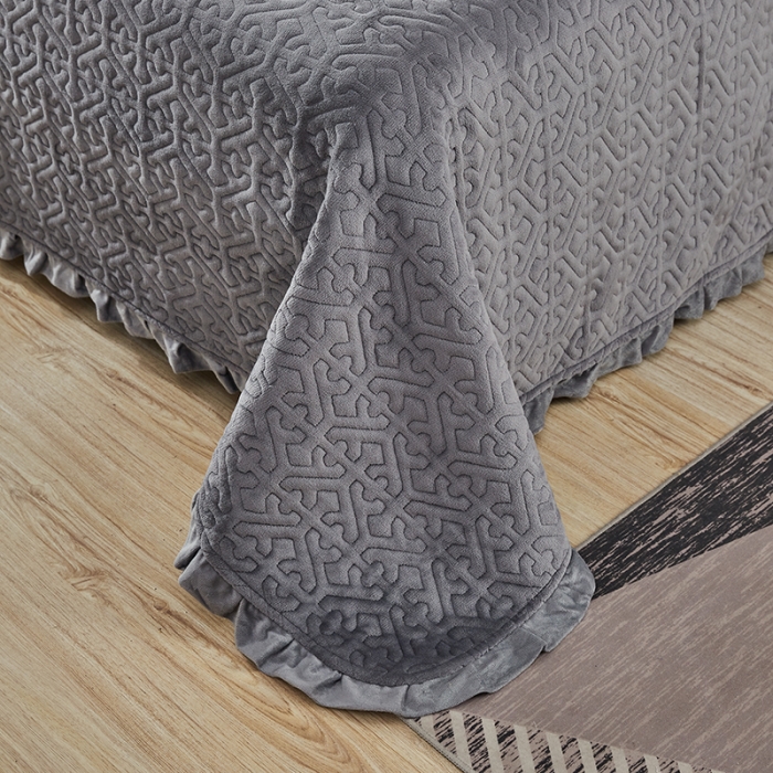 91家纺网 家纺一手货源 找家纺 佳梦家纺 牛奶绒纯色花边床盖绗缝夹棉绒毯三件套榻榻米席梦思床垫子 深灰