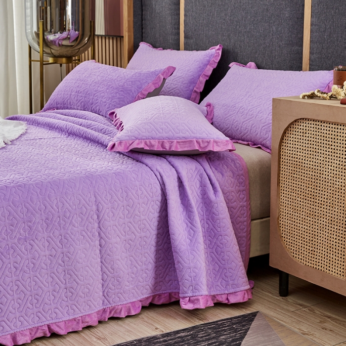 91家纺网 家纺一手货源 找家纺 佳梦家纺 牛奶绒纯色花边床盖绗缝夹棉绒毯三件套榻榻米席梦思床垫子 紫色