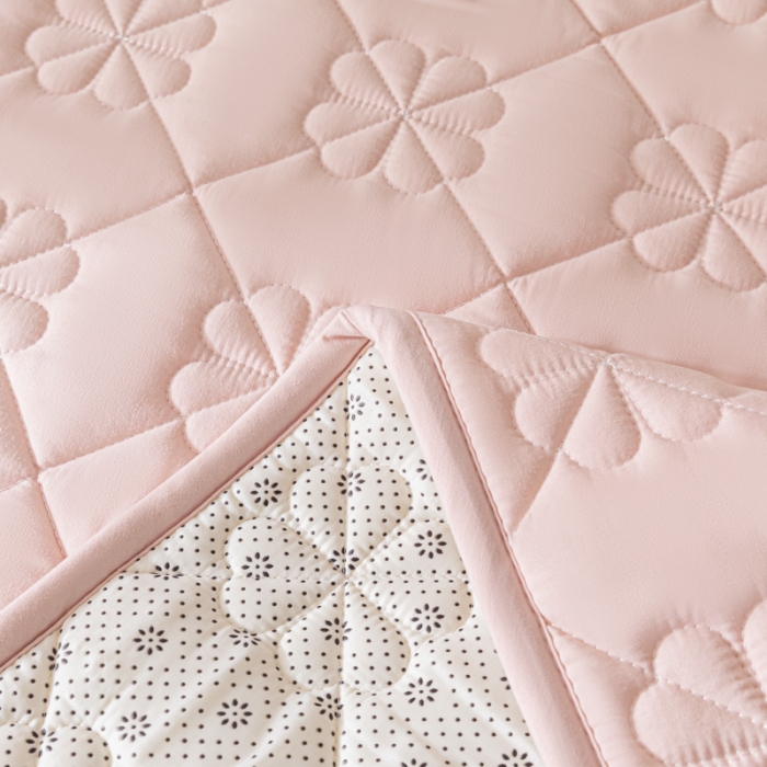 91家纺网 家纺一手货源 找家纺 芬晴家纺 2023新款A类大豆抗菌床护垫 格林-豆沙粉