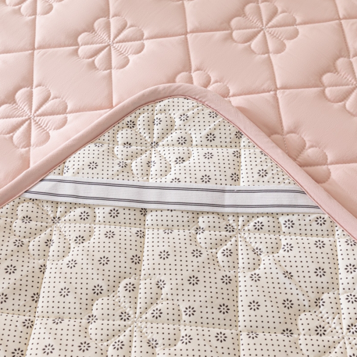 91家纺网 家纺一手货源 找家纺 芬晴家纺 2023新款A类大豆抗菌床护垫 格林-豆沙粉