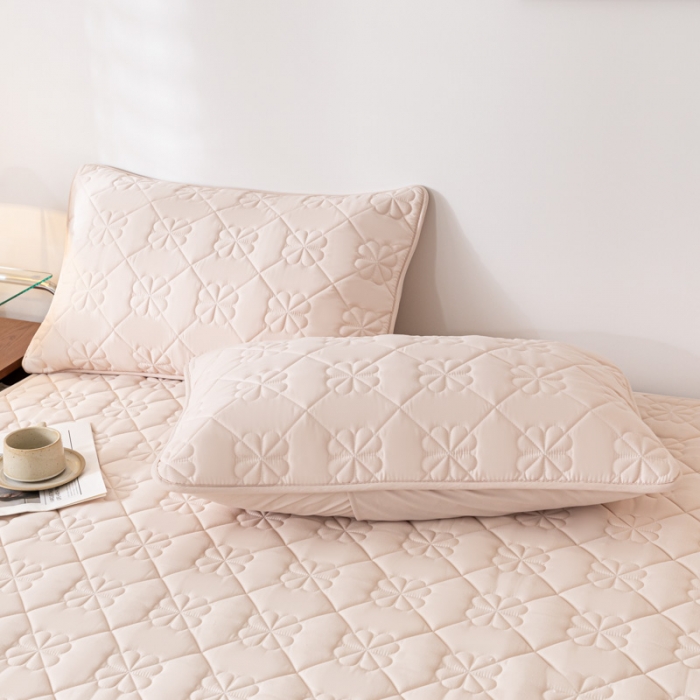 91家纺网 家纺一手货源 找家纺 芬晴家纺 2023新款A类大豆抗菌床护垫 格林-卡其