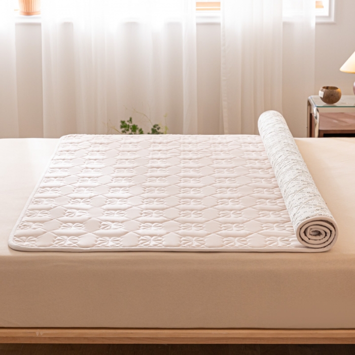 91家纺网 家纺一手货源 找家纺 芬晴家纺 2023新款A类大豆抗菌床护垫 格林-卡其