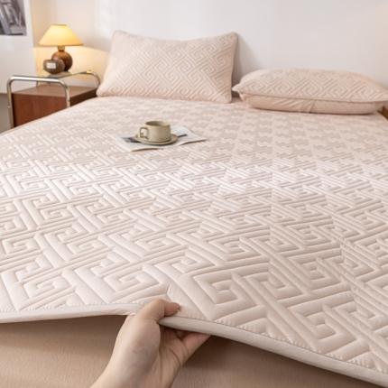 91家纺网 家纺一手货源 找家纺 芬晴家纺 2023新款A类大豆抗菌床护垫 流星-卡其