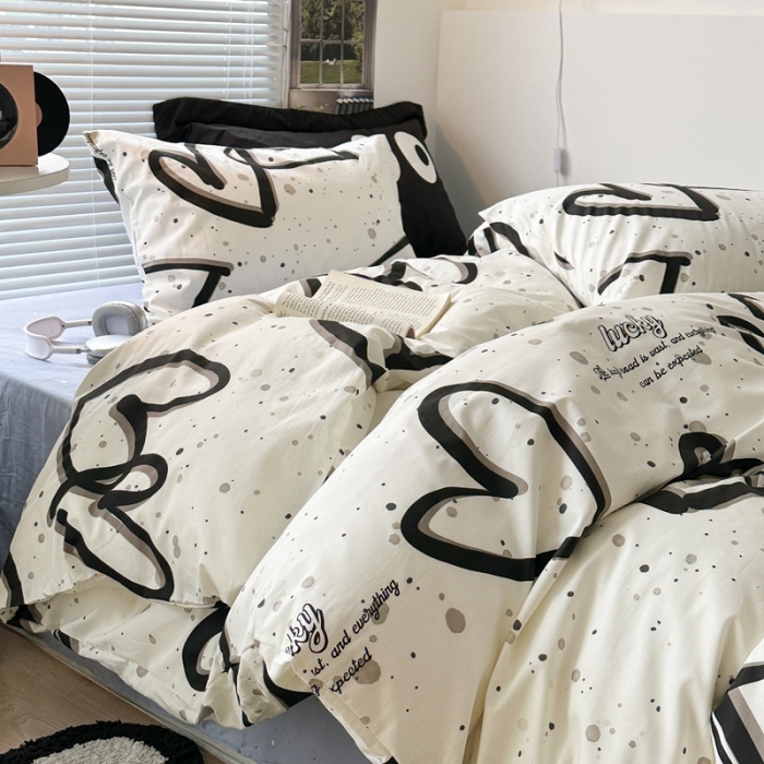 91家纺网 家纺一手货源 找家纺 昔可家纺 2023新款全棉学生季北欧风四件套 泼墨爱心黑