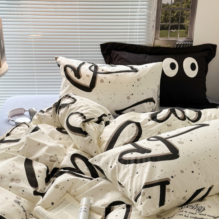 91家纺网 家纺一手货源 找家纺 昔可家纺 2023新款全棉学生季北欧风四件套 泼墨爱心黑