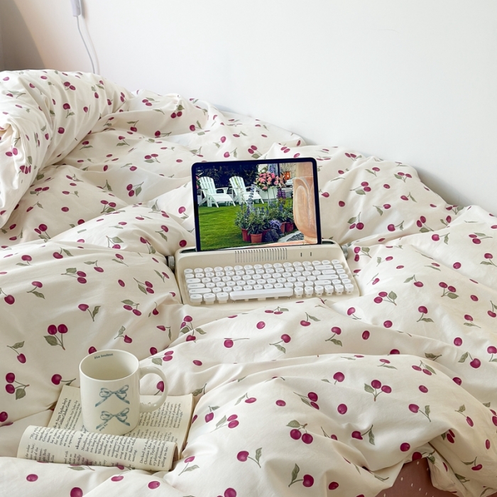 91家纺网 家纺一手货源 找家纺 昔可家纺 2023新款全棉小花系列四件套 小小的樱桃