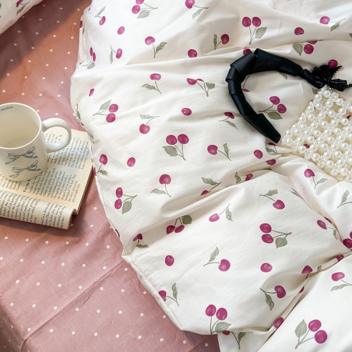 91家纺网 家纺一手货源 找家纺 昔可家纺 2023新款全棉小花系列四件套 小小的樱桃