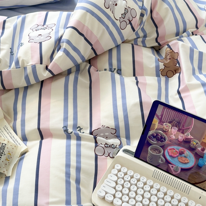 91家纺网 家纺一手货源 找家纺 昔可家纺 2023新款全棉小卡通系列四件套 条纹狗狗