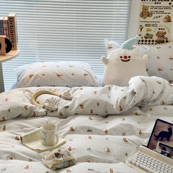 91家纺网 家纺一手货源 找家纺 昔可家纺 2023新款全棉小卡通系列四件套 童年玩偶蓝