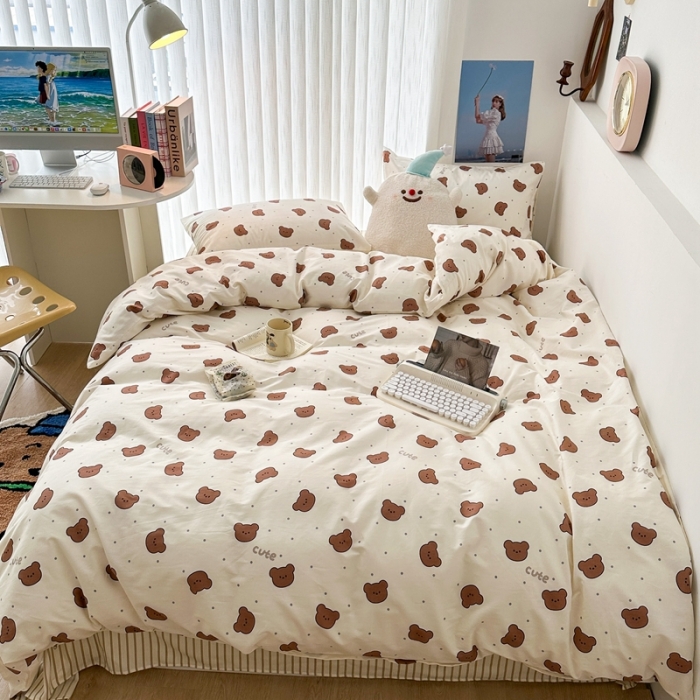 91家纺网 家纺一手货源 找家纺 昔可家纺 2023新款全棉小卡通系列四件套 小小可爱熊咖